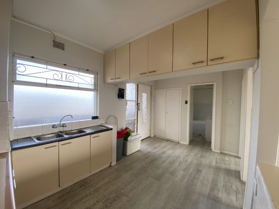 1 Bedroom Property for Sale in Sea Point Western Cape